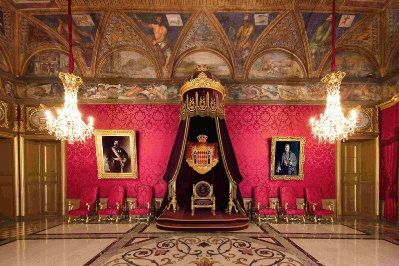 Bên trong cung điện Thân vương Monaco