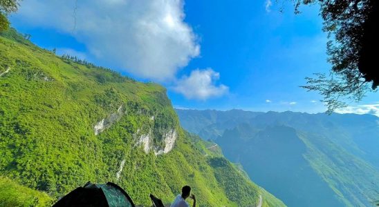 Vách đá trắng Hà Giang