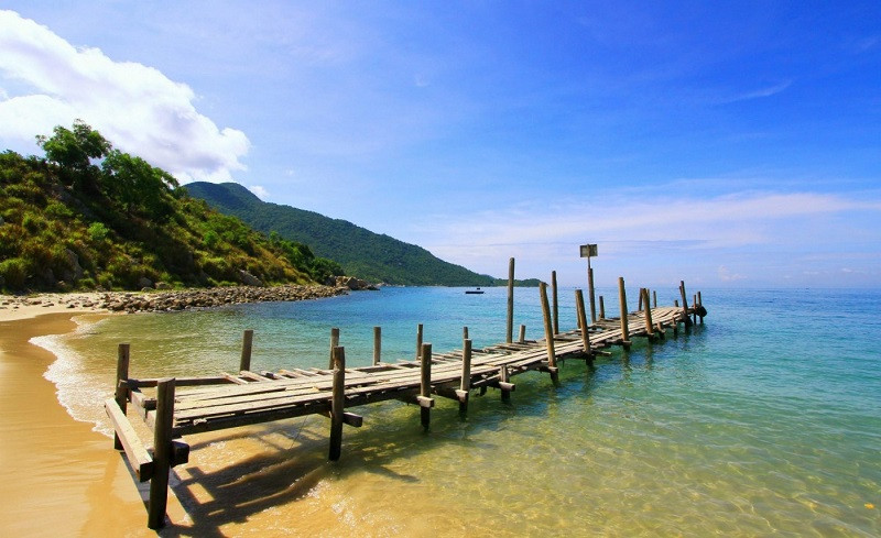 Bãi biển Hàm Ninh